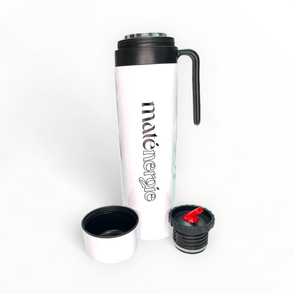 Bec verseur du thermos blanc Féliz, conçu pour une infusion précise et régulière de yerba maté.