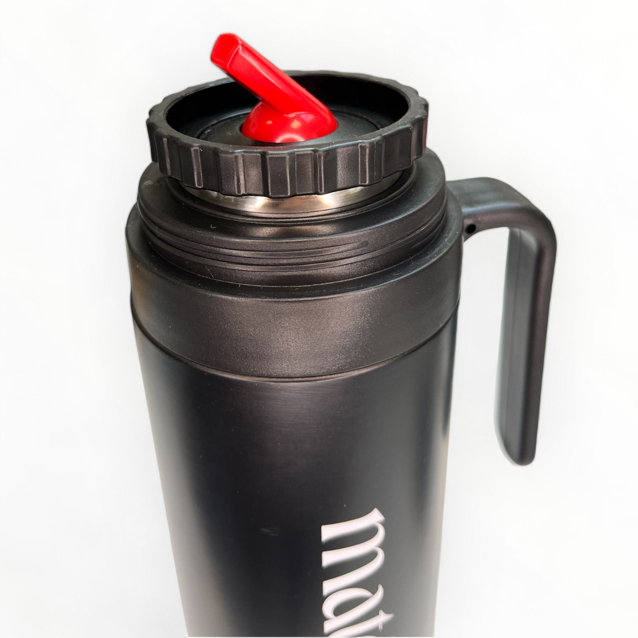 Thermos noir classique Féliz avec bec verseur pratique, parfait pour amateurs de maté.